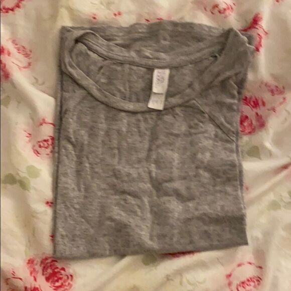Grey heather tee xs  - Picture 2 of 3
